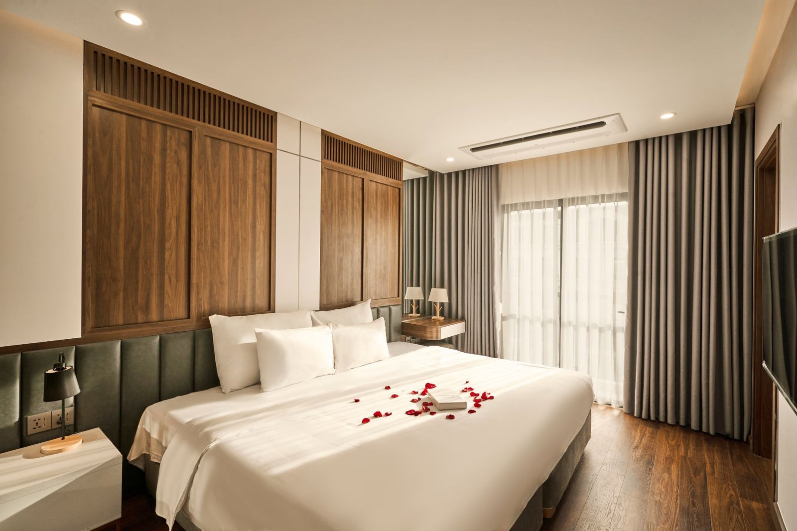 Two-Bedroom Apartment with Sea View